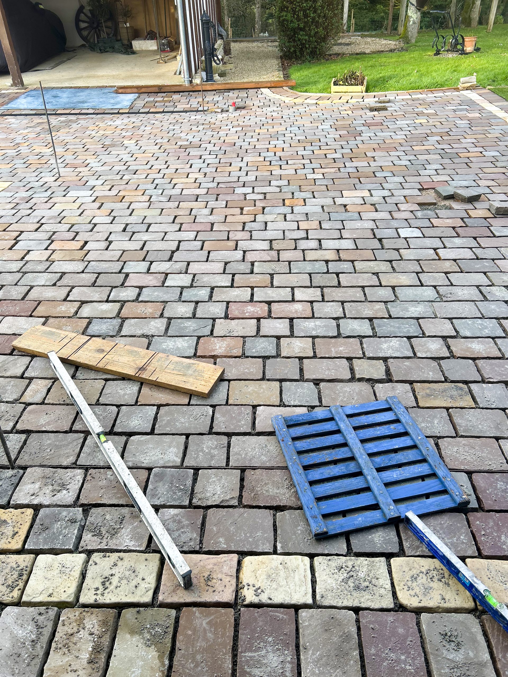 Chantier de pavage réalisé par SAS Caravella à Auray