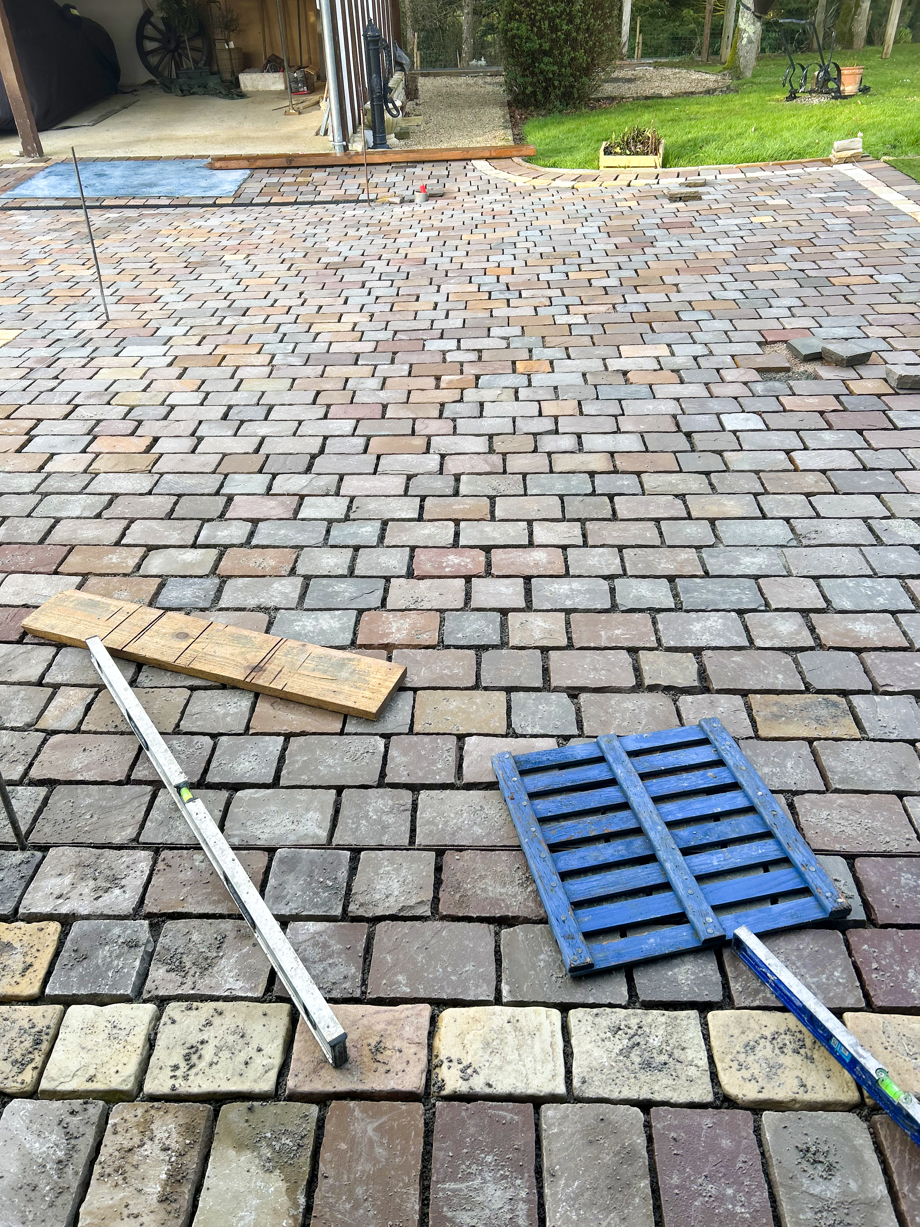 Chantier de pavage réalisé par SAS Caravella, Auray
